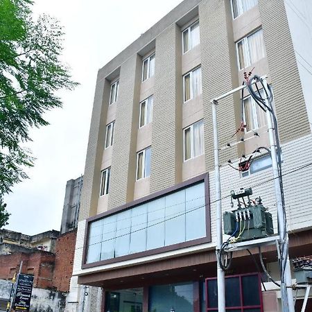 Hotel Yatharth Inn Váránaszi Kültér fotó