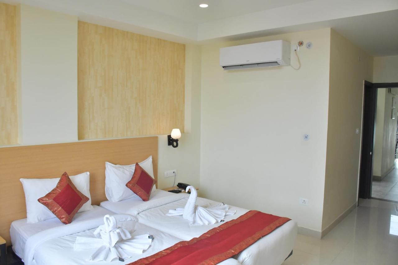 Hotel Yatharth Inn Váránaszi Kültér fotó