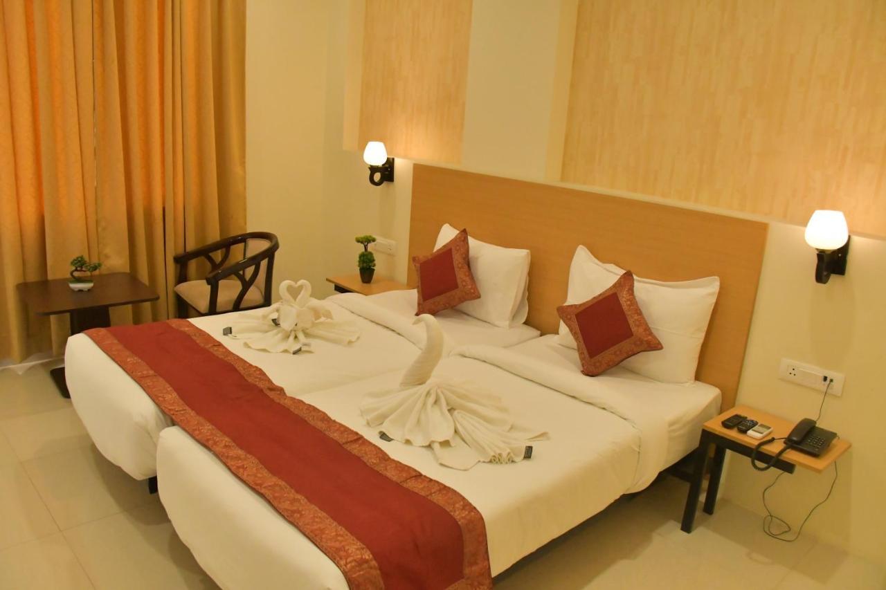 Hotel Yatharth Inn Váránaszi Kültér fotó