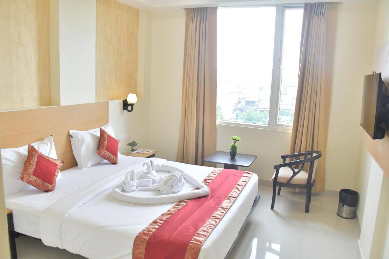 Hotel Yatharth Inn Váránaszi Kültér fotó