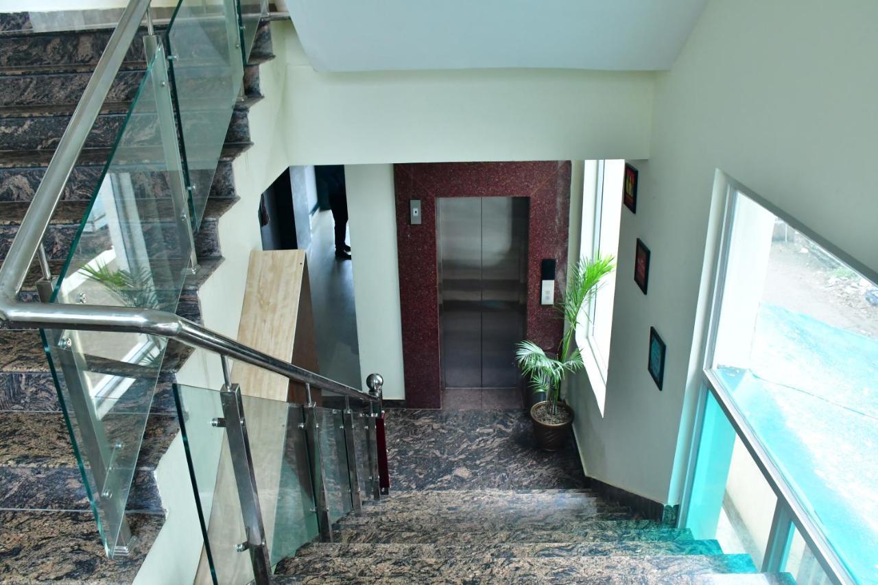 Hotel Yatharth Inn Váránaszi Kültér fotó
