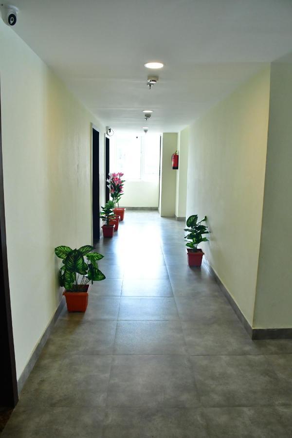 Hotel Yatharth Inn Váránaszi Kültér fotó