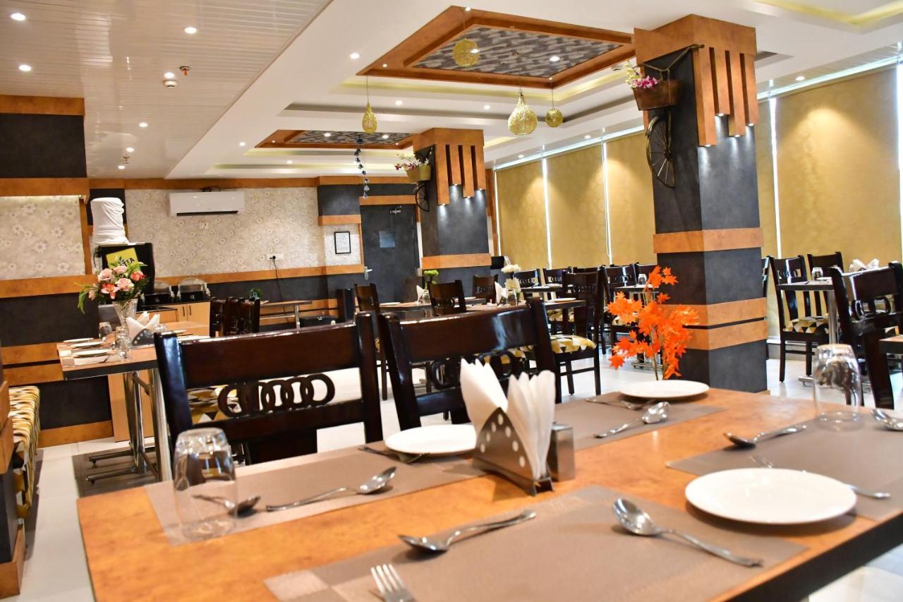 Hotel Yatharth Inn Váránaszi Kültér fotó