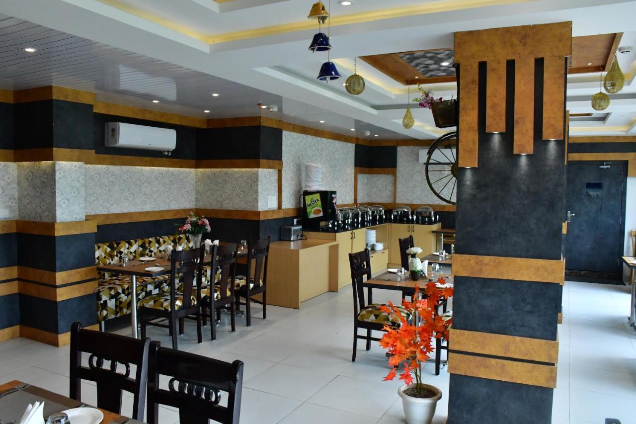 Hotel Yatharth Inn Váránaszi Kültér fotó