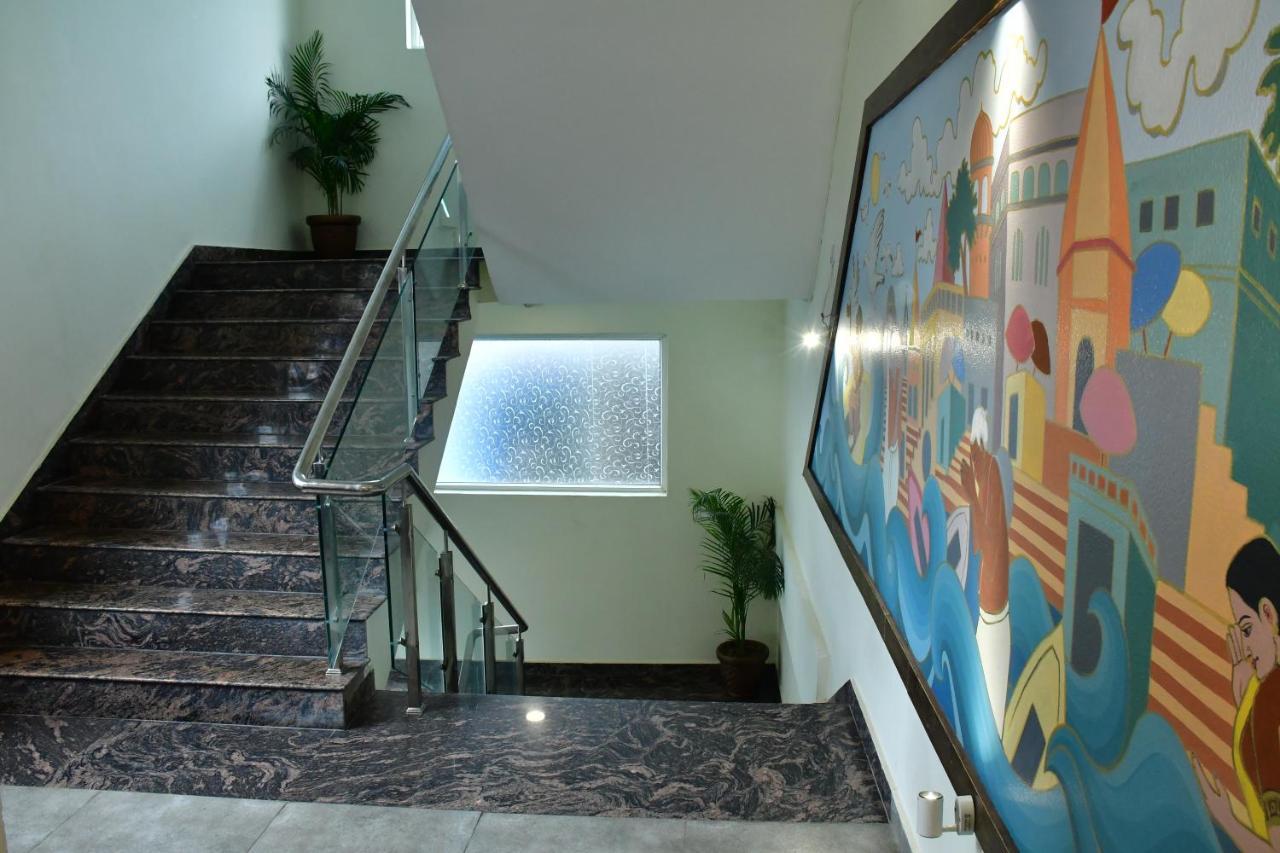Hotel Yatharth Inn Váránaszi Kültér fotó